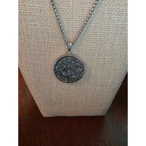 Like New Rustic Cuff Black Druzy Glitter Silver Tone Necklace - Picture 2 of 7
